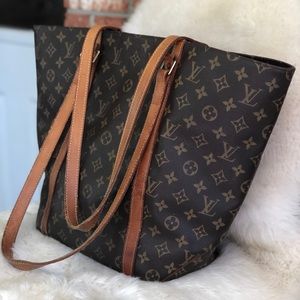 ❤️Classic Auth Vtg Louis Vuitton Bag!🥰